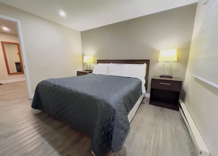 First Canada Hotel Cornwall Hwy 401 On
